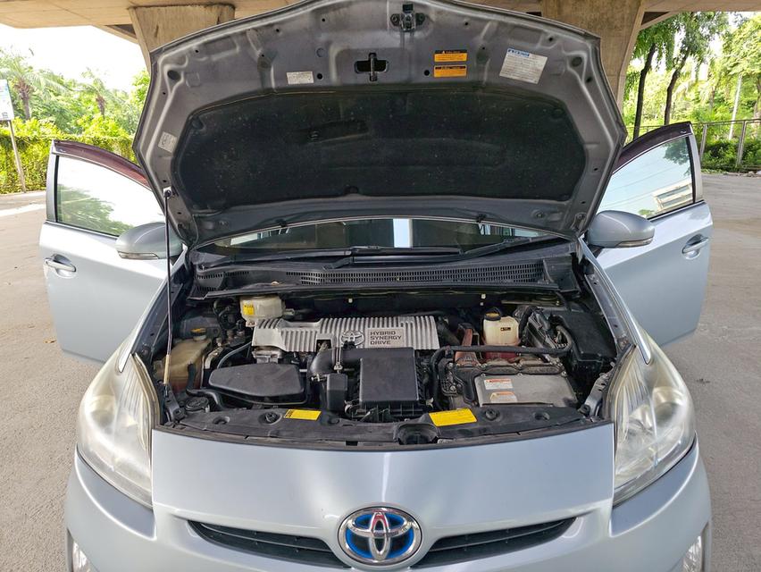 Toyota Prius Year 2012 (Hybrid) 9