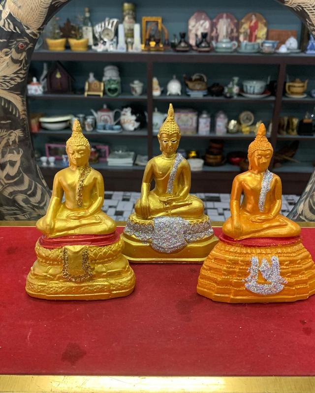 พระงานเรซิน 3 องค์ 4