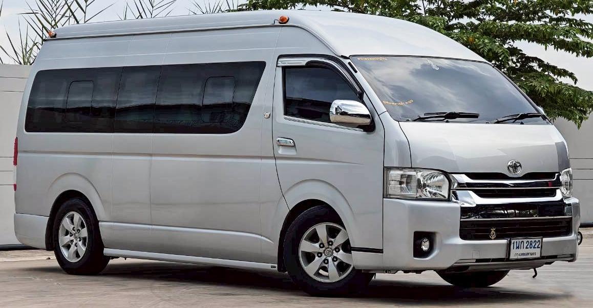 TOYOTA COMMUTER 3.0 ดีเซล