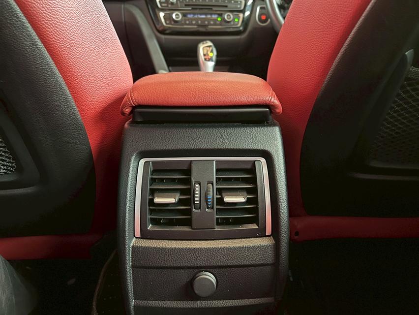 ขายรถ BMW 330e 2.0 M Sport  ปี 2022 สีขาว เกียร์ออโต้ 14