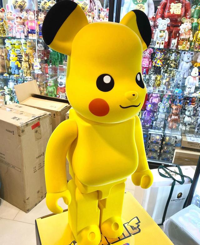 Bearbrick Pikachu 1000% มือสอง 2