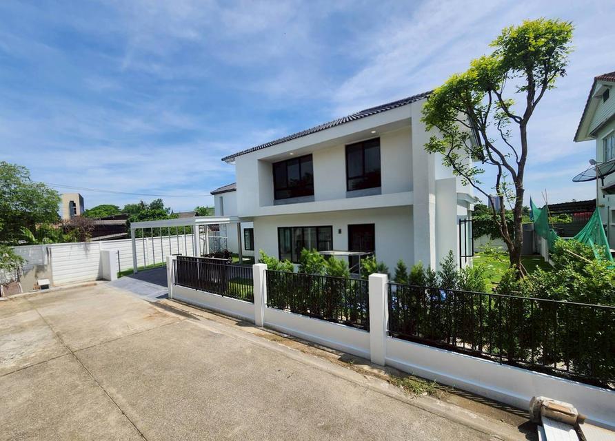 ขายบ้านรีโนเวทใหม่ โครงการ นันทวัน วงแหวน-รัตนาธิเบศร์ (Nantawan Wongwaen-Rattanathibet) หลังริม เนื้อที่กว้าง 108.5 ตร.ว. 2