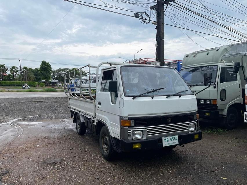 รถบรรทุก 6 ล้อเล็ก Toyota มือสอง