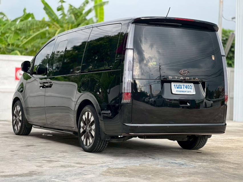 ปี 2022 HYUNDAI STARIA, 2.2 PREMIUM SUNROOFโฉม ปี21-ปัจจุบัน สีดำ เกียร์ออโต้ ดีเซล ตัวท๊อปสุด