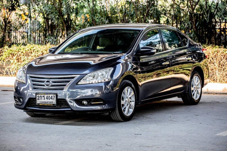 Nissan Sylphy 1.8 V ปี 2013 เกียร์ออโต้ สีเทา มือเดียวป้ายแดง