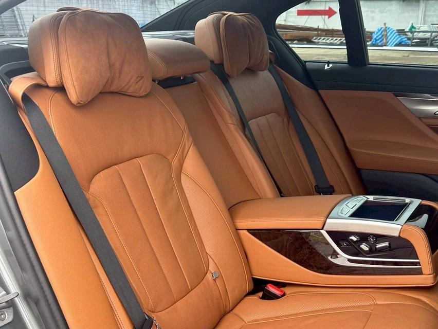 BMW 740Li Pure Excellence (G12) 2016 รถหรูใช้น้อย สวยมากๆ ราคาดีสุดในตลาด 12