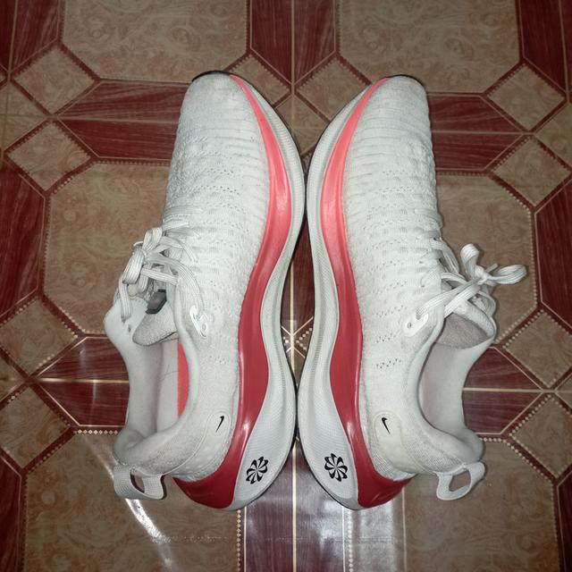 Nike Running shoe Infinity 4 white(Price can be negotiated) รูปที่ 1