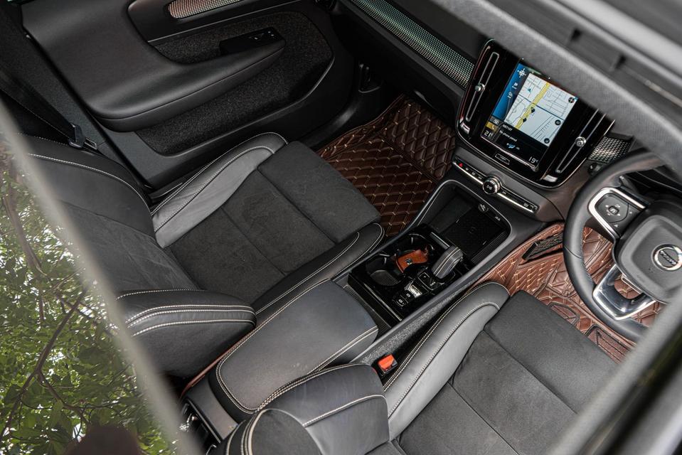 Volvo XC40 T5 Recharge R-Design 2022 สีขาว รูปที่ 17