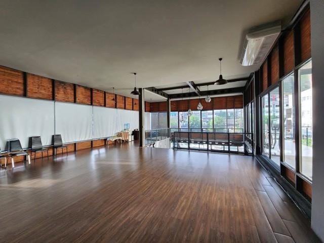 ให้เช่าสำนักงานให้เช่า 3 ชั้น เนื้อที่150 ตร.วา พื้นที่ใช้สอยรวม 700 ตร.ม. ใกล้กระทรวงสาธารณสุข ทำเลติวานนท์ จังหวัดนนทบุรี ที่จอดรถ 6 คัน 8