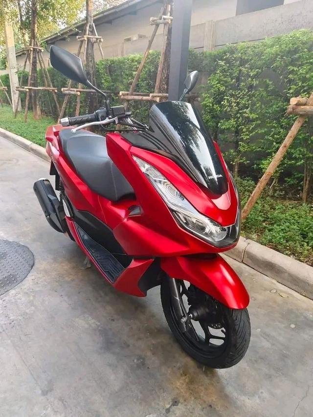 Honda PCX สีแดง 2