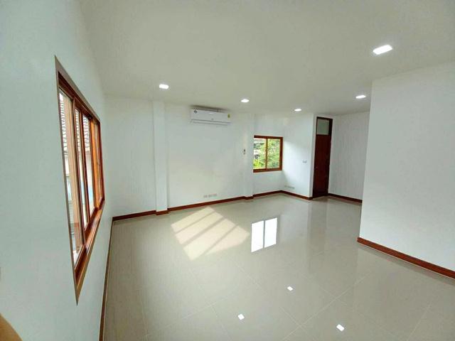 รพ.เกษมราษฎร์ 900 ม. Airbnbรัชดา 6นอน ม.เซ็นจอห์น 2.3 กม. ถ.ประชาชื่น25 MRTบางซื่อ ให้เช่าบ้าน 2 ชั้นหลังใหญ่ 7น้ำ 90 ตร 8