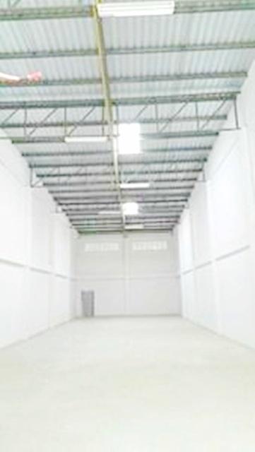 ซ.พรประภานิมิต 15-25 วัดหนองปรือ 1.5กม. ให้เช่าโกดัง โรงงาน 250-500 ตร.ม. 62 ตร.วา. พัทยา-มาบตาพุต เดอะชิลล์ 3.7 กม. 7-E 4