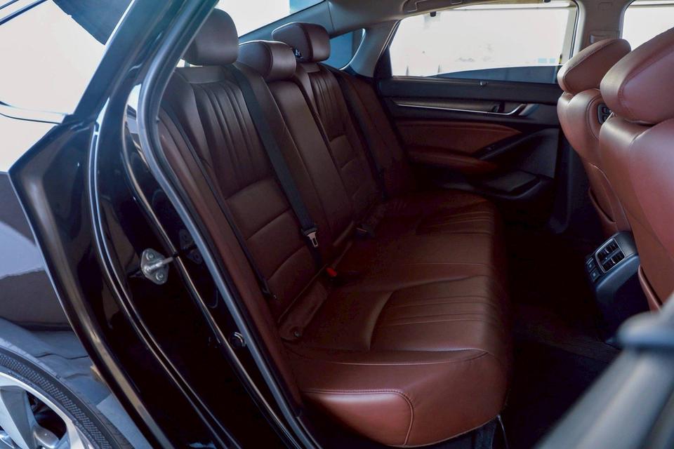 Honda Accord hybrid tech ปี 20 TOP สุด เลขไมล์น้อยสุดในตลาด 40,000 km.แท้ หน้าหลังเดิมน็อตไม่มีขยับ ขาย 849,000.-  สอบถาม 0853375537 เอ รูปที่ 12