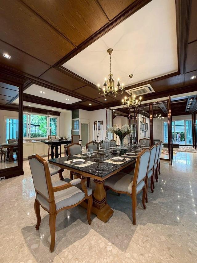 กรานาดา ปิ่นเกล้า-เพชรเกษม คฤหาสหรู สไตล์ Classical Simplicity 2 ชั้น ติดถนนกาญจนาภิเษก