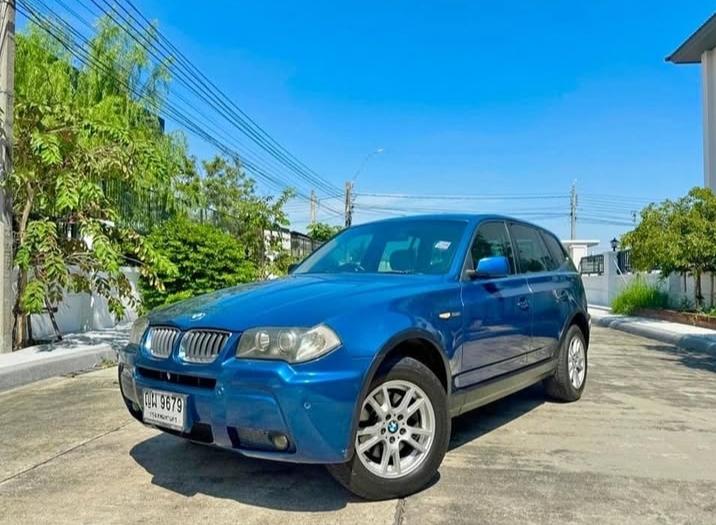 BMW X3 สีน้ำเงินสวย