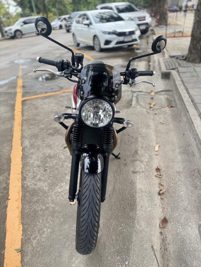 Triumph speed stwin 900 6