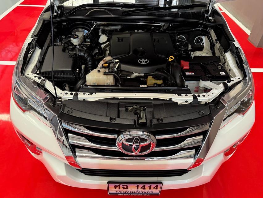 2017 TOYOTA FORTUNER 2.8 V รถมือเดียวออกป้ายแดง รถวิ่งน้อย ประวัติศูนย์ครบ ไม่เคยมีอุบัติเหตุครับ 15