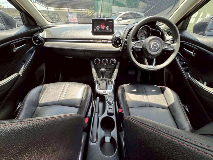 MAZDA 2 1.3 High Connect เกียร์AT สีดำ ปี2019 รูปที่ 6