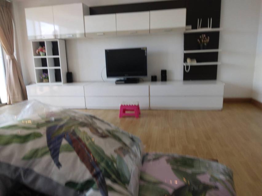 ให้เช่าคอนโดหรูสไตล์วิวล่า สองขนาด 100-200 ตรม. 2 ห้องนอนและ 2 ห้องน้ำ, จากุซซี่ ใกล้บิ๊กซีเอกมัย 11