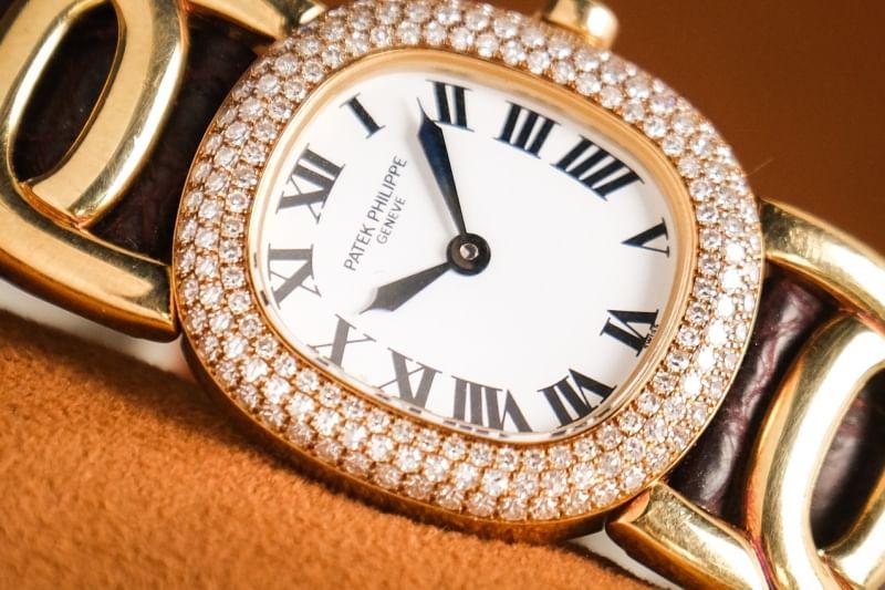 Patek Philippe Golden Elipse 18K Gold Diamond 3