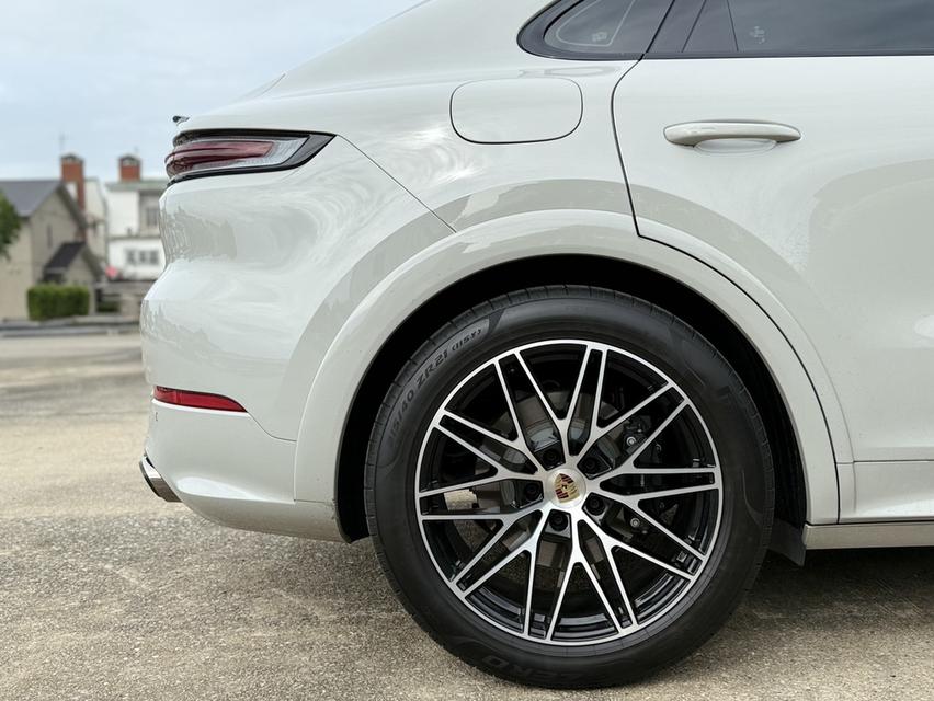 Porsche Cayenne E-Hybrid Coupe ปี2024