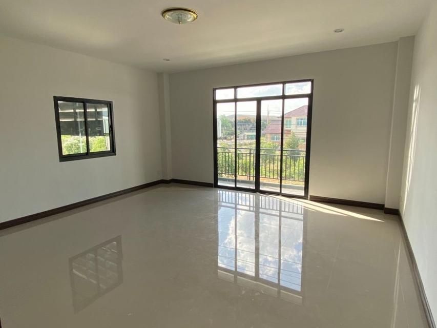 ขายหรือให้เช่า โรงงาน โกดัง ออฟฟิศ 2 ชั้น โครงการทรัพย์รุ่งเรือง ( คอกกระบือ ) ขนาดพื้นที่รวม 680 ตร.ม. ทำโรงงานได้ แถวคอกกระบือ จังหวัดสมุทรสาคร 6