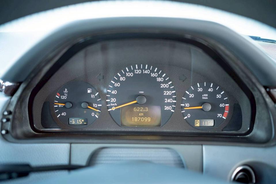 Benz E200 Kompressor W210 ปี 2002 16