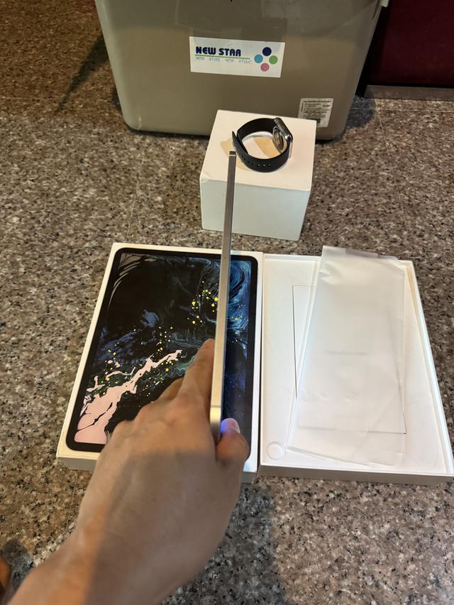 ขายiPadPro11นิ้วสีหายากSilver256กิ๊กWifi Celluer ใส่ซิมได้มีกล่องสวยๆใช้งานดีทุกๆฟังชั่นถูกๆ 5