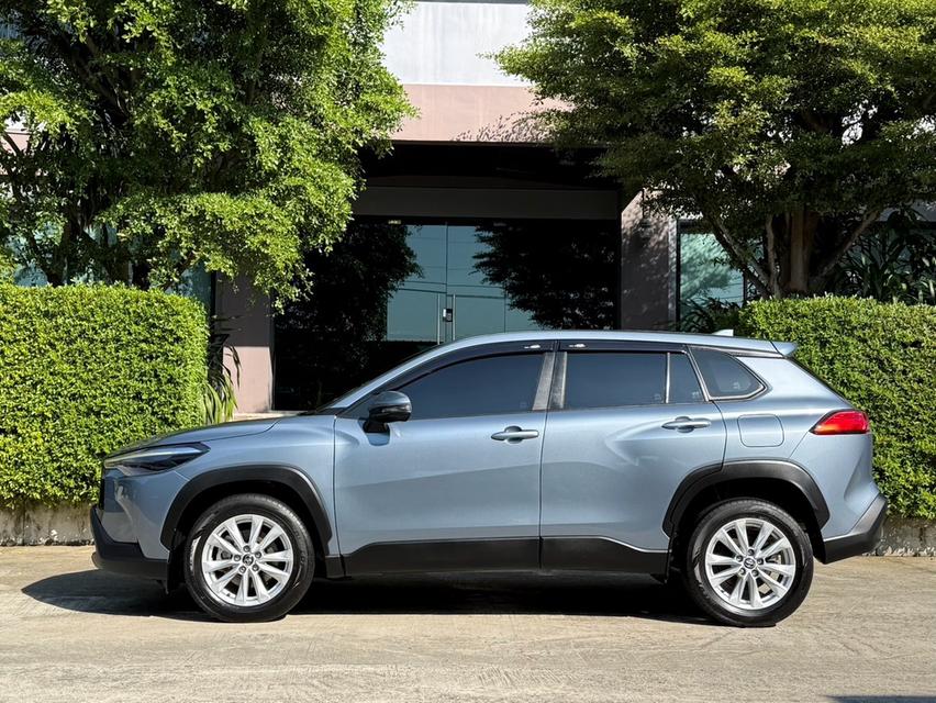 2022 Toyota CROSS HYBRID SMART รถมือเดียวป้ายแดง รถวิ่งน้อย เข้าศูนย์ตามระยะ รถไม่มีอุบัติเหตุครับ