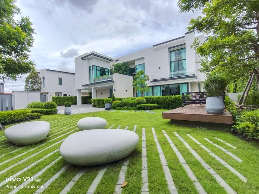 ขายบ้านเดี่ยวหรู Private Pool Villa บ้านใหญ่ 238 ตร.ว. พื้นที่ใช้สอยกว่า 720 ตร.ม. มาพร้อม 4 ห้องนอน* และที่จอดรถมากกว่า 6 คัน* 