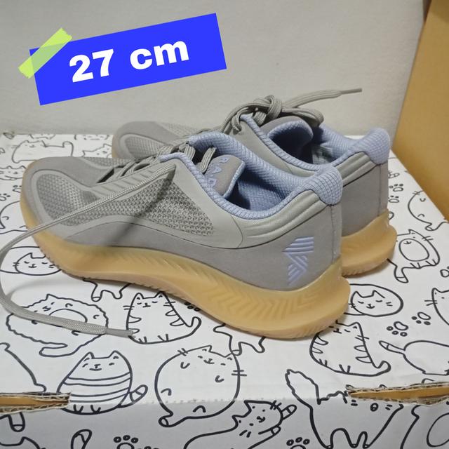 รองเท้าผ้าใบผู้ชายมือสอง รูปที่ 2