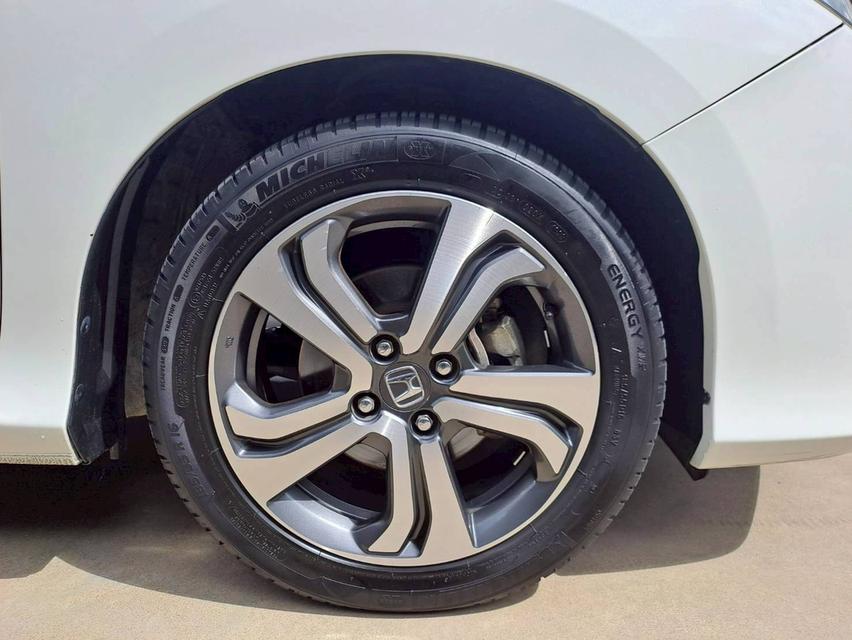 Honda City 1.5 SV รุ่นTop ปี 2015 สีขาว รถมือเดียวออกห้างป้ายแดง ใช้น้อยไมล์แท้ 72,xxx  กิโล 18