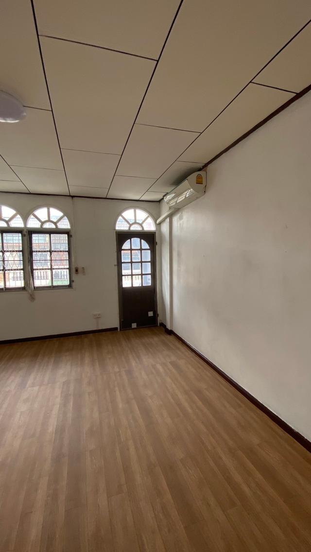 บ้านให้เช่า ทาวน์เฮาส์2ชั้น 3 นอน 2น้ำ 1 จอด หมู่บ้านเสนาวิลล่า84 เดินทางสะดวก ใกล้เดอะมอลล์บางกะปิ น้อมจิตต์ โลตัสบางกะปิ ตลาดบางกะปิ เดินทางสะดวกมาก 7