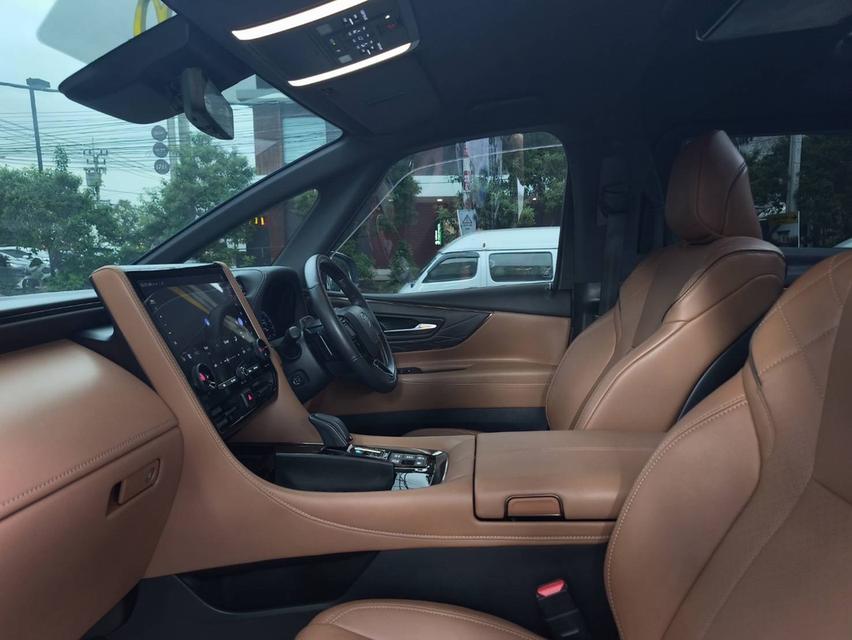 รหัสรถ KPV525 2023 จด25 Toyota Vellfire Turbo 12