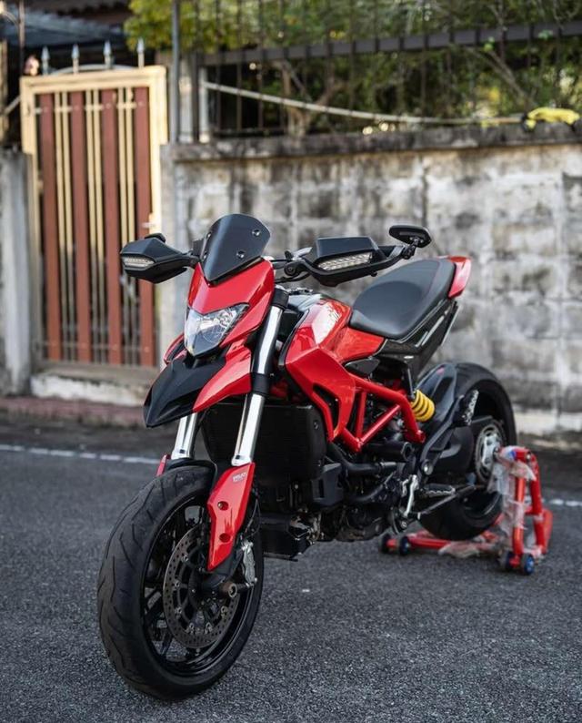 Ducati Hypermotard 939 ปี 2016 รถพร้อมของแต่ง