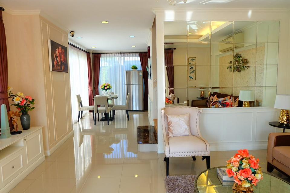 ทาวน์โฮมเเถวศรีนครินทร์ใกล้แยกการไฟฟ้าและปากน้ำสมุทรปราการ 3