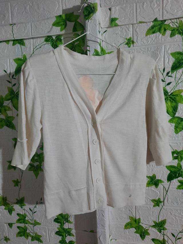 ปล่อยต่อเสื้อผ้ามือสอง