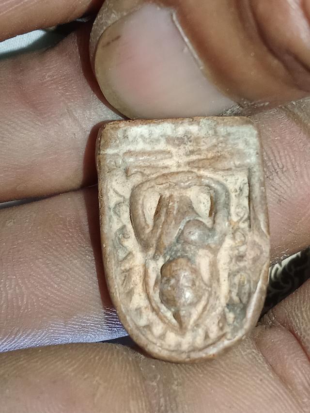 พระซุ้มกอพิมพ์กลางแบบมีลายกนก รูปที่ 3