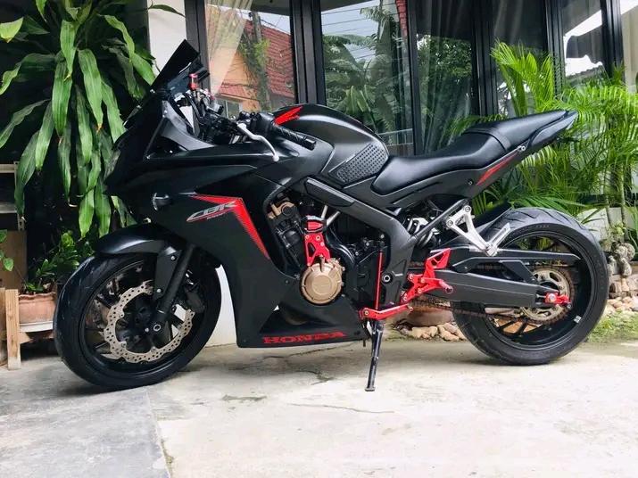 Honda CBR650 พร้อมใช้งาน 3