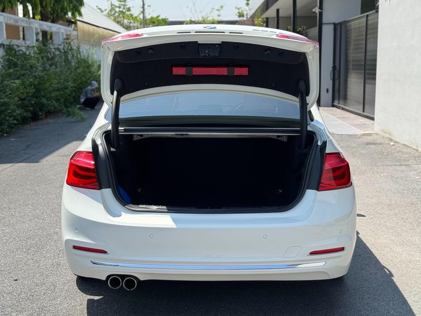 BMW 320dF30  Steptronic 8sp RWD 2.ODTi(Luxury) 2017 จด 2018 รูปที่ 5