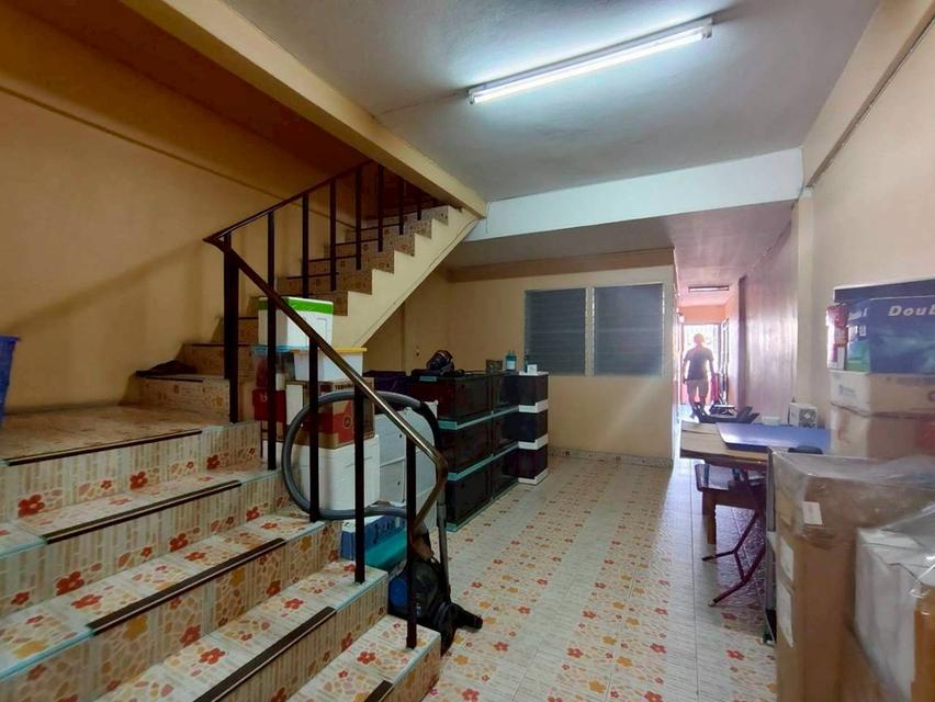 อาคารพาณิชย์ 3 ชั้น ซอยสุคนธสวัสดิ์ 3 ถนนสุคนธสวัสดิ์ แขวงลาดพร้าว เขตลาดพร้าว กรุงเทพมหานคร 9