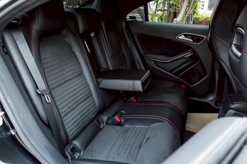 Mercedes-Benz CLA250 Coupe AMG Dynamic W117 AT 2016 รูปที่ 12