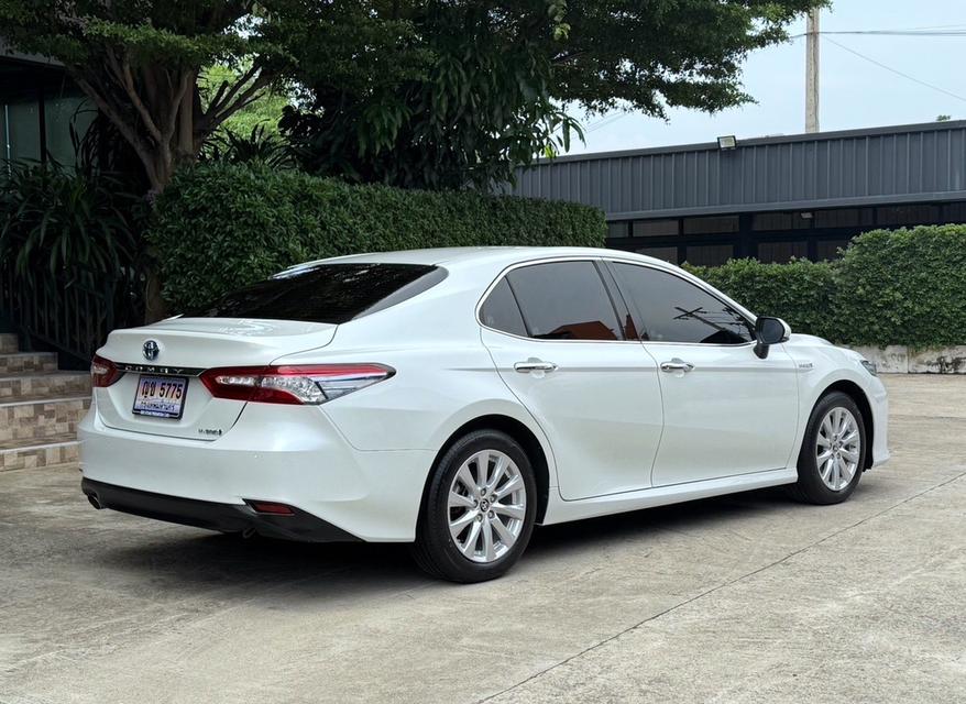 2021 TOYOTA CAMRY HV PREMIUM รถมือเดียว 70,000 กม สภาพป้ายแดง เข้าศูนย์ทุกระยะ รถไม่เคยมีอุบัติเหตุครับ