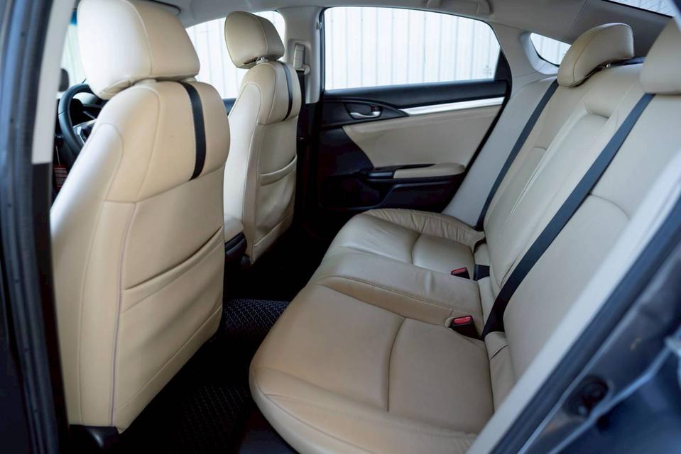 Homda Civic 1.8E ปี16 14