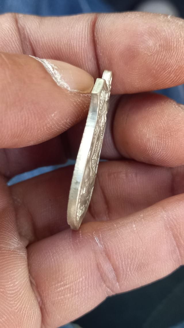 หลวงปู่หมุนหลังนารายทรงครุฑ เนื้อเงิน สร้าง168เหรียญ รูปที่ 4