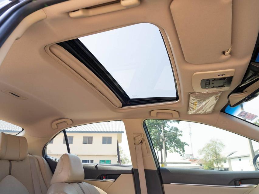 Toyota  Camry 2.5 Hybrid Premium Sunroof Top 2020 รถสวย ประวัติดีชัดเจน เข้า0ครบทุกระยะ 9