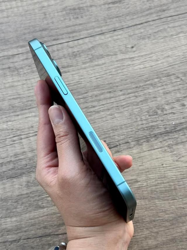 iPhone 16 Plus สีเขียวสวย 6