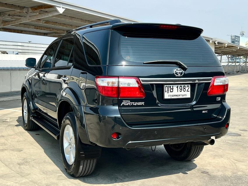 TOYOTA FORTUNER 3.0V ปี 2011 ออโต้ ไมล์แท้ 127,000 กม. 17