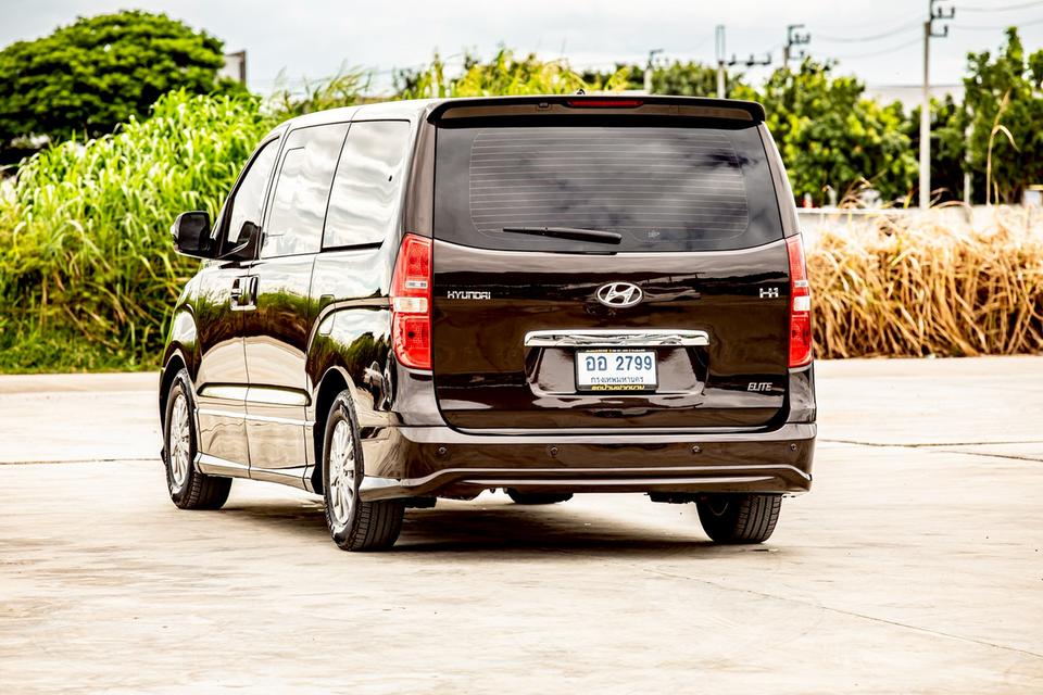 Hyundai H-1 ELITE 2.5 ดีเซล ปี 2016 สีน้ำตาล มือเดียวป้ายแดง  8
