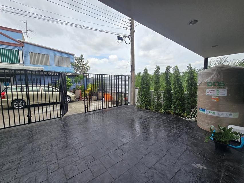 ด่วน!! เพียง 6.8 ล้าน บ้านทาวน์เฮาส์ หลังมุม รีโนเวทใหม่ พร้อมเข้าอยู่ได้ทันที ใกล้ BTS บางจาก 3